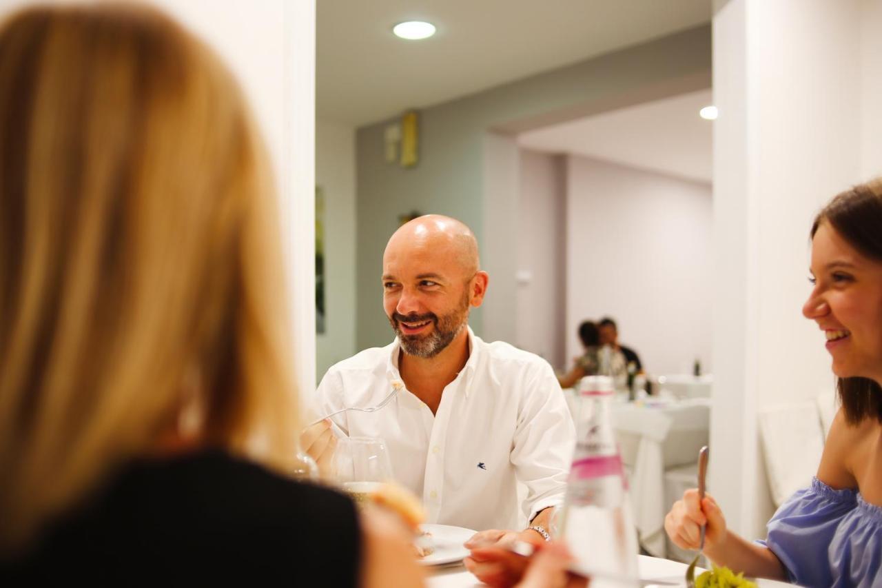 Hotel Falco Riccione Kültér fotó