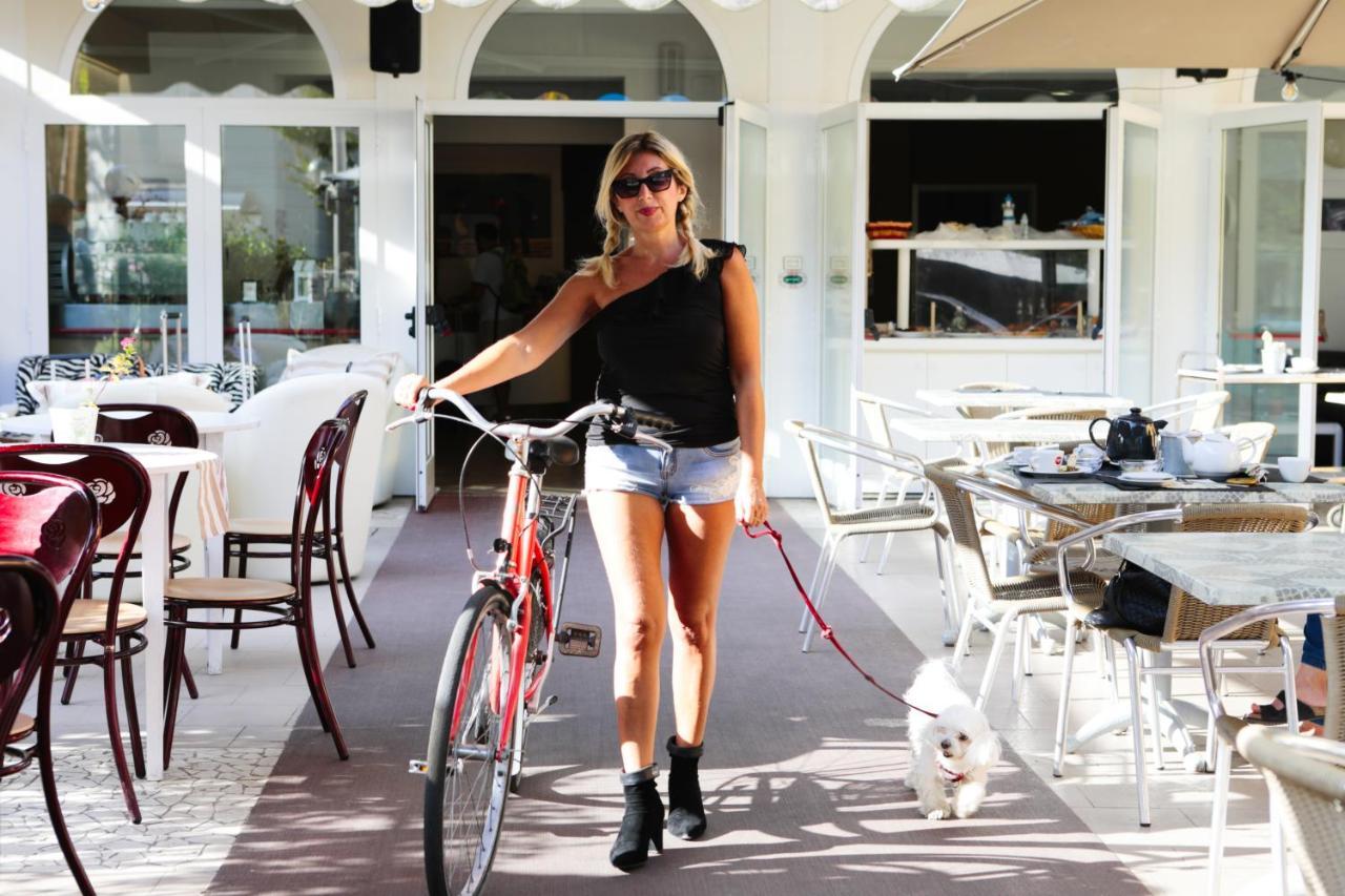 Hotel Falco Riccione Kültér fotó