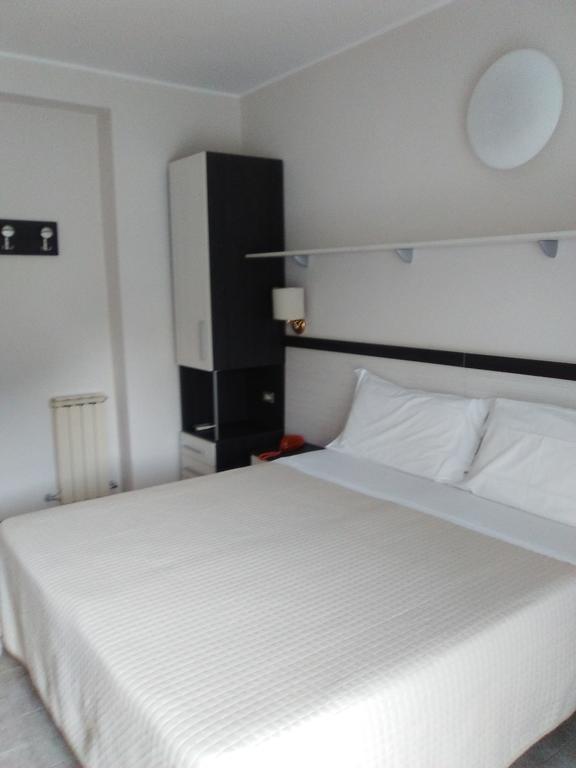 Hotel Falco Riccione Kültér fotó