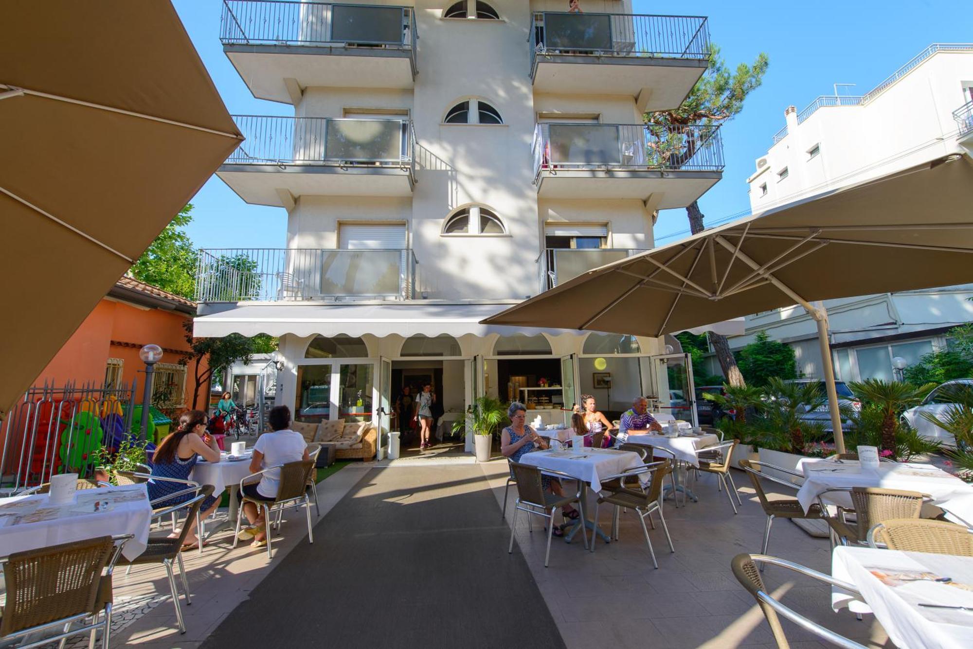 Hotel Falco Riccione Kültér fotó