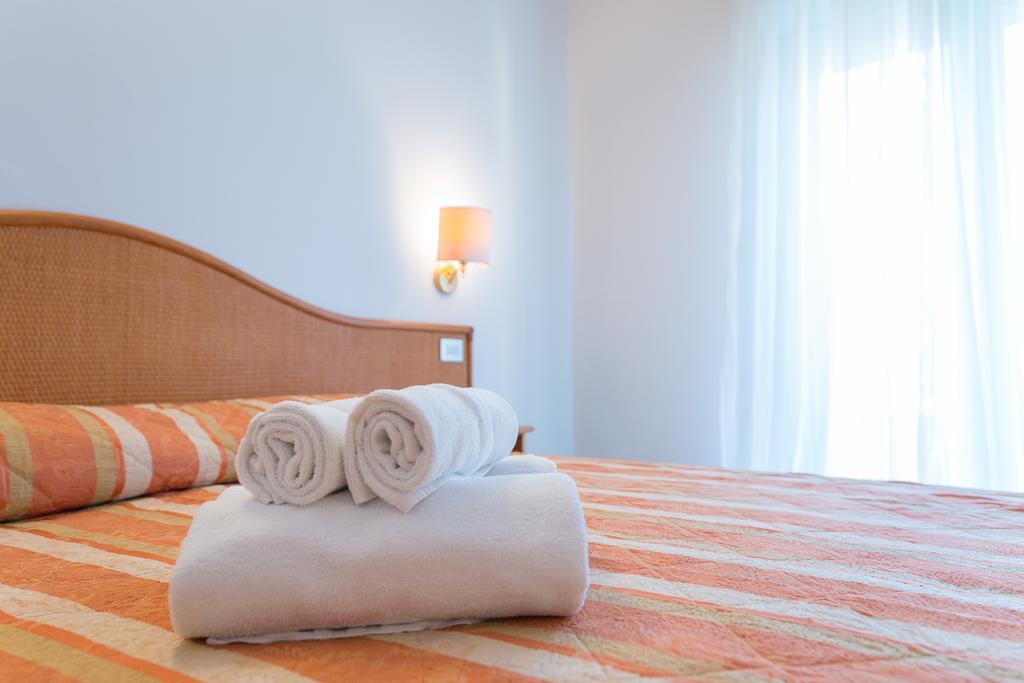 Hotel Falco Riccione Kültér fotó
