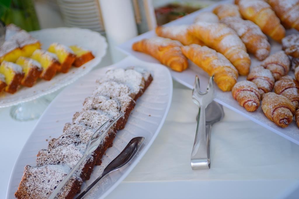 Hotel Falco Riccione Kültér fotó