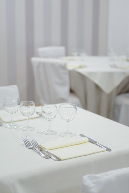 Hotel Falco Riccione Kültér fotó