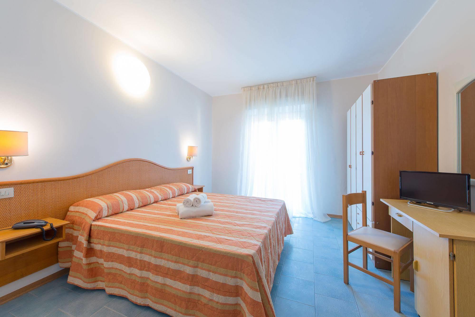 Hotel Falco Riccione Kültér fotó