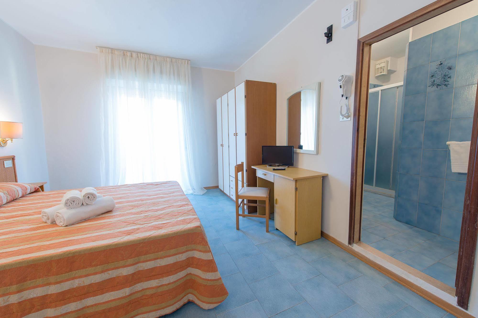 Hotel Falco Riccione Kültér fotó